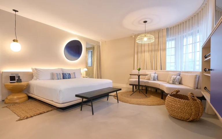 29 hotelgreystone 64b7faedc0193 768x480