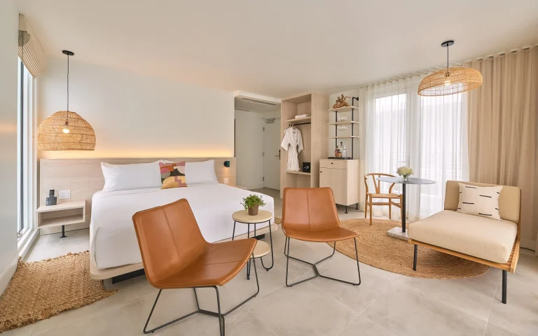 6 hotelgreystone 64b7f4855bf6e 768x480