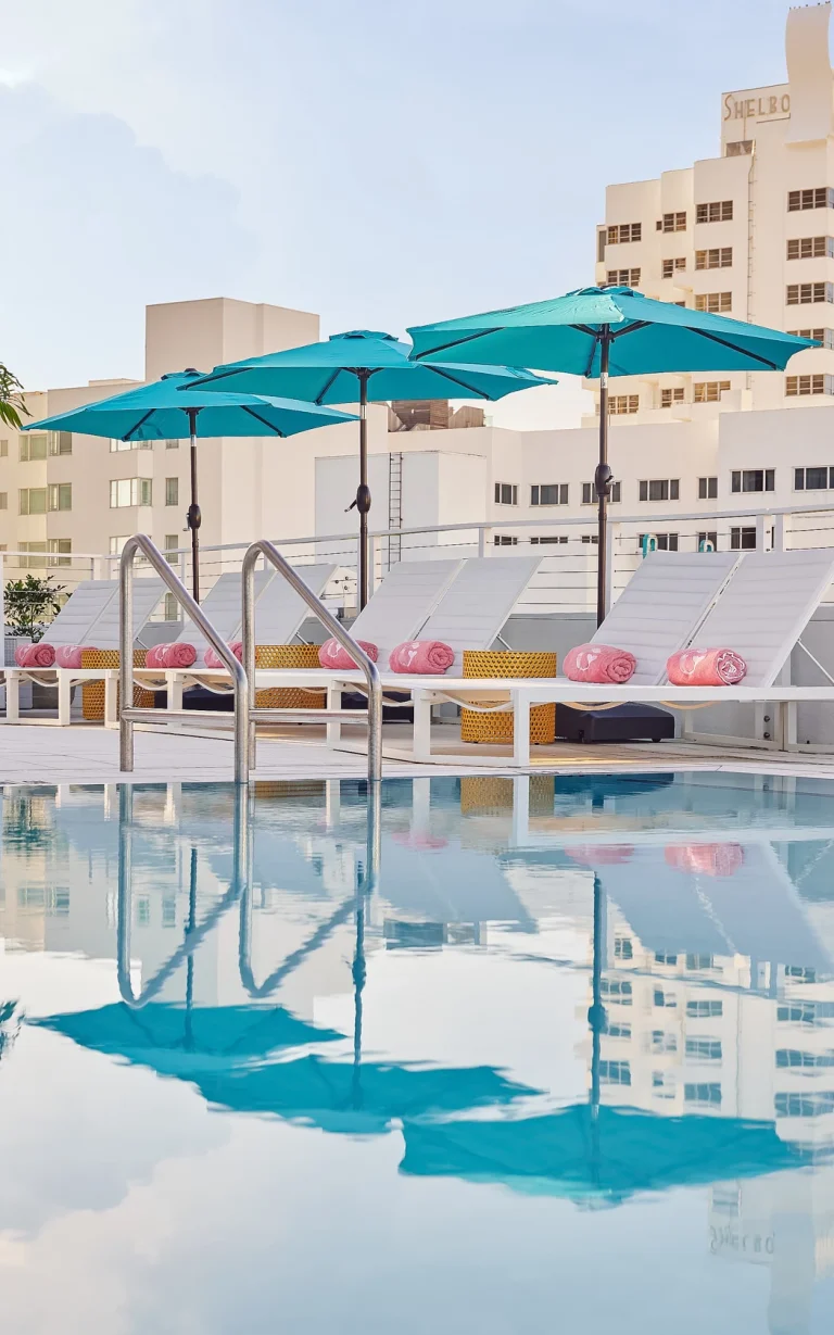 8 hotelgreystone 64b7f488a3542 768x1229