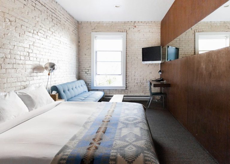 ace hotel seattle deluxe 996x711 1 768x548
