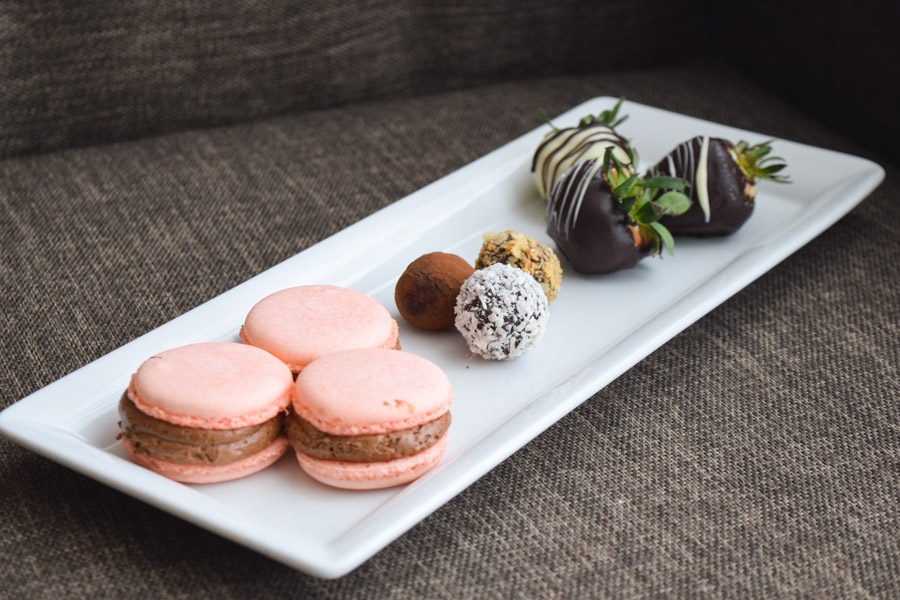 romantics treats plate